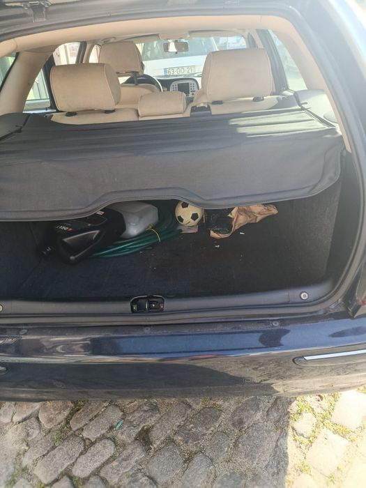 Carro em muito bom estado