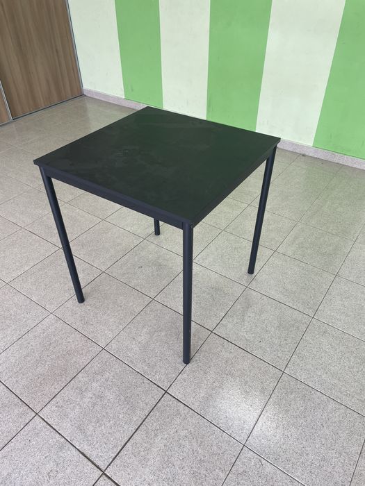 Mesa preta para 4 pessoas