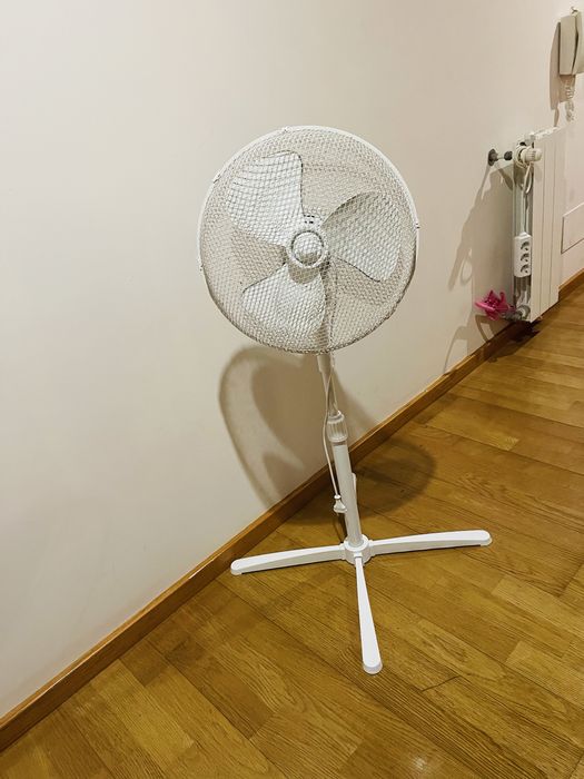 Ventilador com suporte