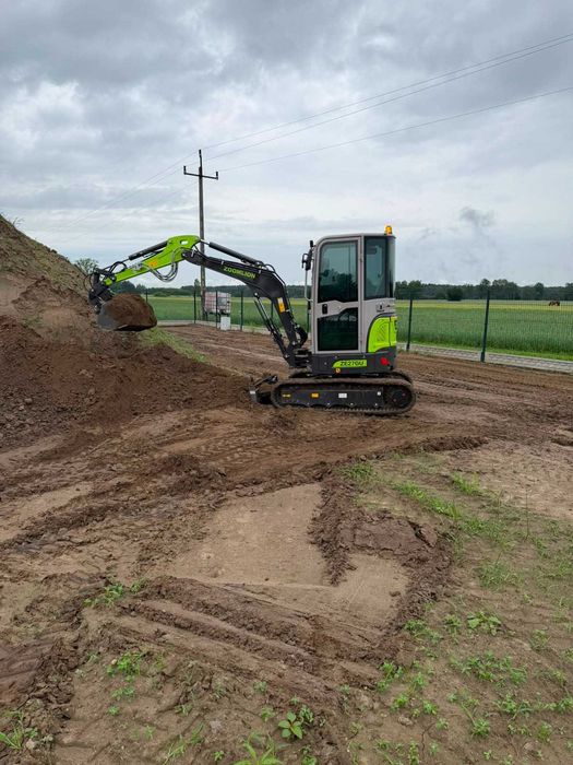 Usługi minikoparką 2,7 t