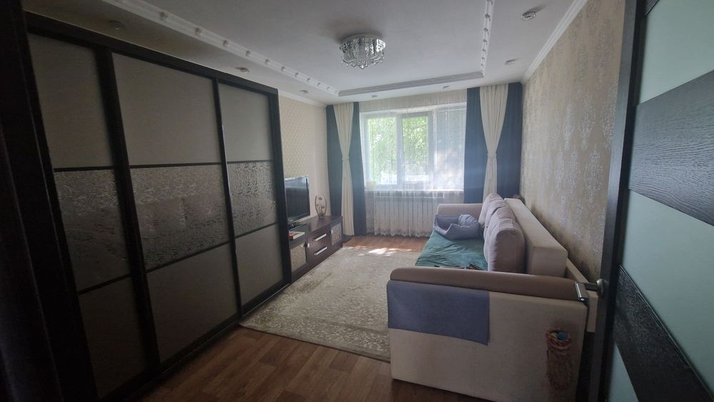 Продається 2-х кімнатна квартира, село Подвірки!