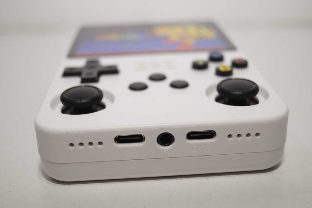 1563 Konsola do gier retro R36S biała