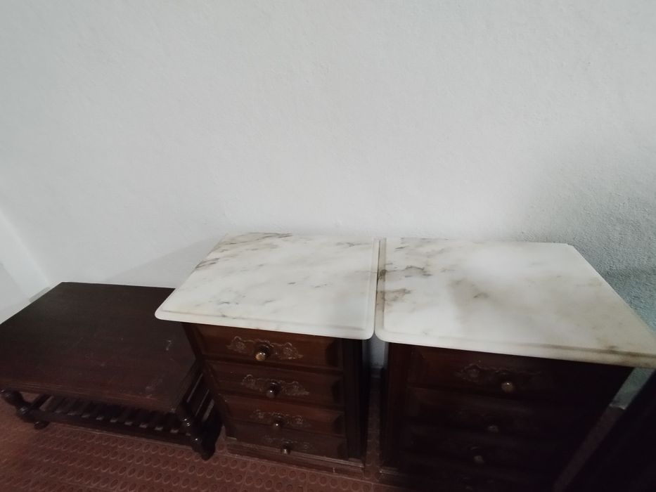 Mesa de centro de sala e 2 mesas de cabeceira