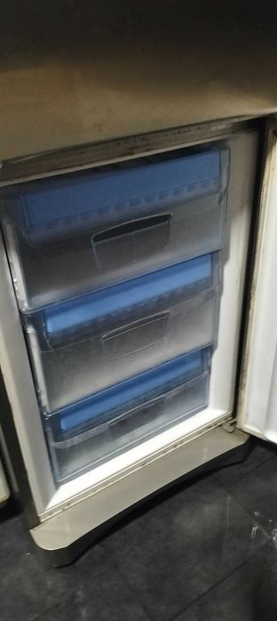 Vendo frigorífico combinado da marca Indesit BAN 12