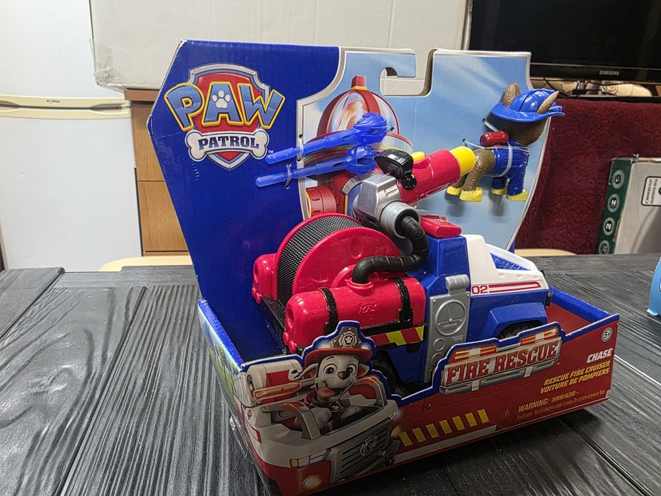 Psi Patrol PAW Patrol Chase pojazd strażacki Fire Rescue Cruiser z figurką