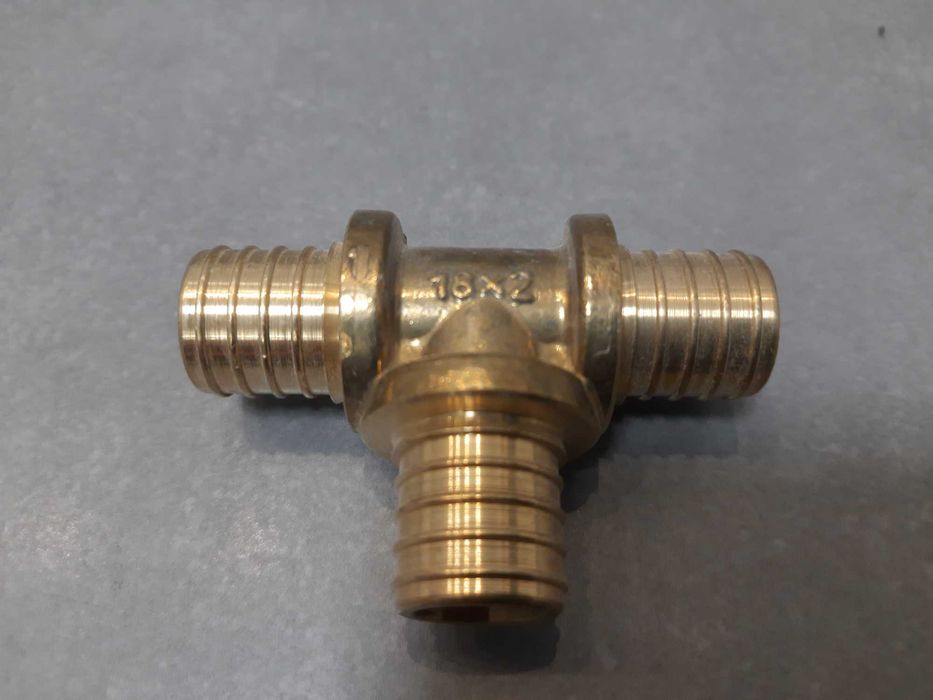 Trójnik zaciskowy 18x2/18x2/18x2 Kan -therm Push 10 szt