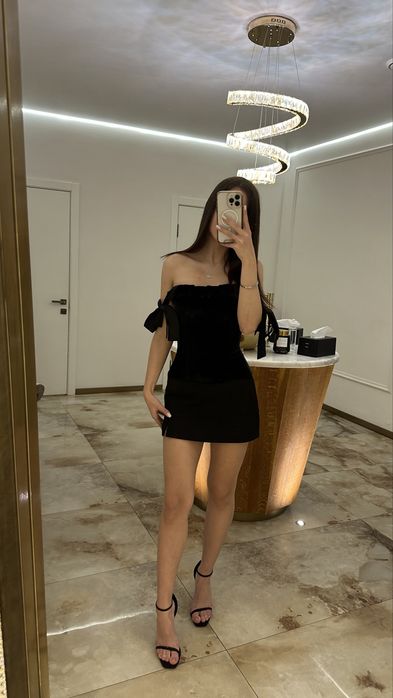Чорна міні спідниця stradivarius