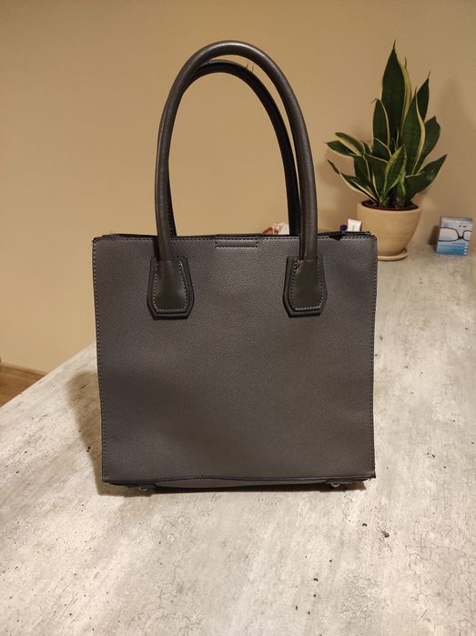 Sprzedam torebkę Pierre Cardin