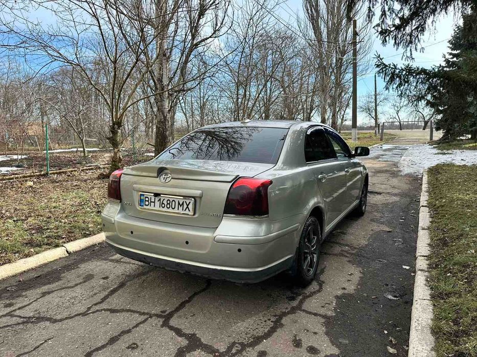 Toyota Avensis 1.8 АВТОМАТ 2003 год (газ/бензин)