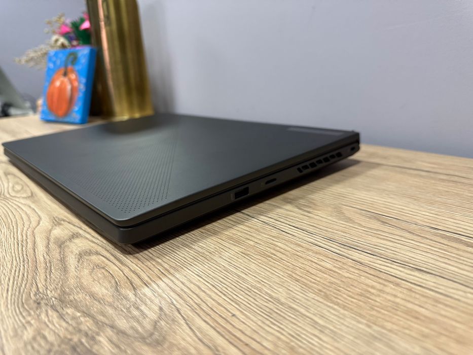Asus ROG Zephyrus G16 i7 13620H /16 Ram/ 512/ 4070/ Win11
