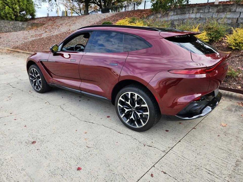2021 Aston Martin DBX