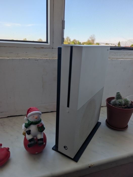 Xbox one s 2tb (гарний стан)