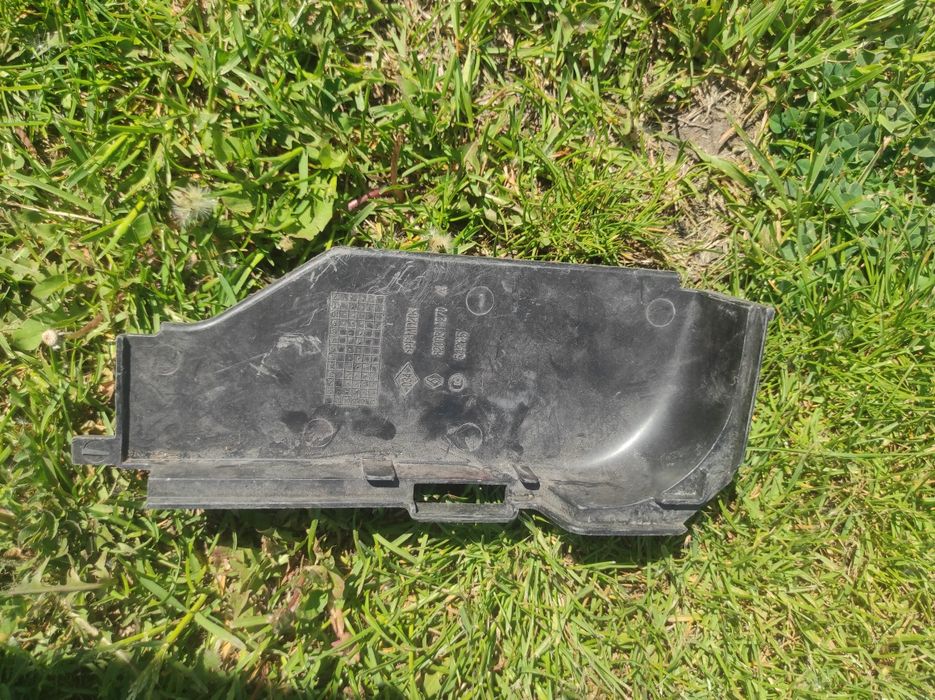 Крышка корпус аккумулятора renаult cliо 3 8200314270