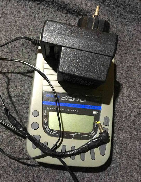 Zoom 9000 - гітарний процесор мультиефектів