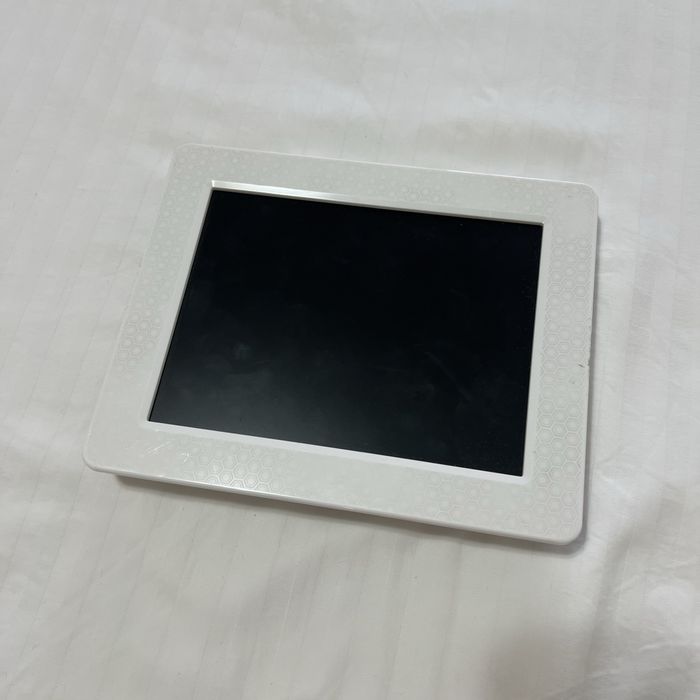 Цифровая фоторамка Transcend 8" TS4GPF830W