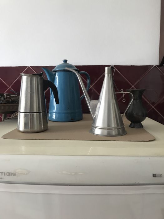 Chaves em ferro e outras peças antigas