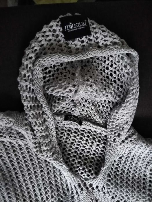 Minouu sweterek bluza z kapturem. Jak nowa.