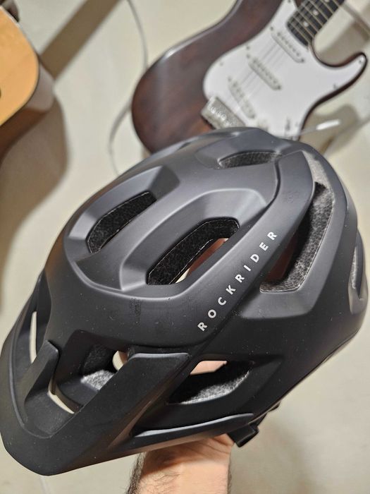 Capacete Rockrider ST500 Preto