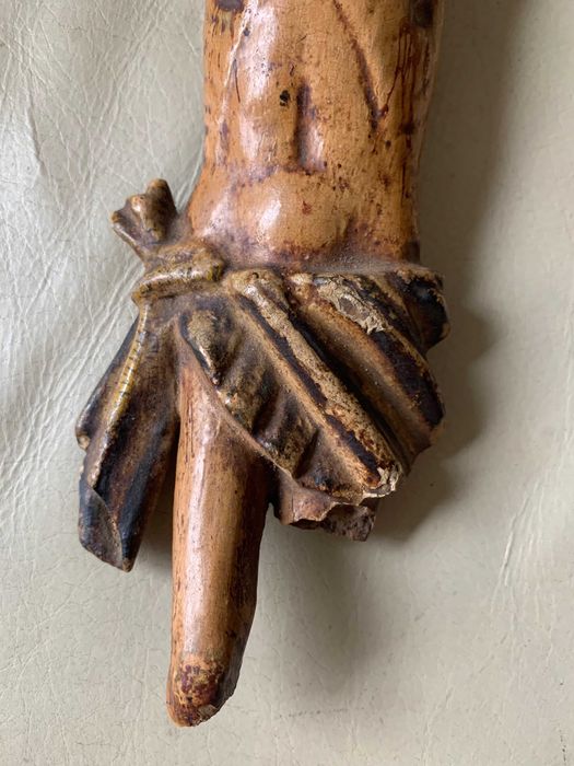 Cristo em madeira policromada