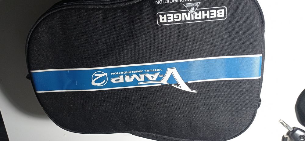 Pedal V Amp Behringer