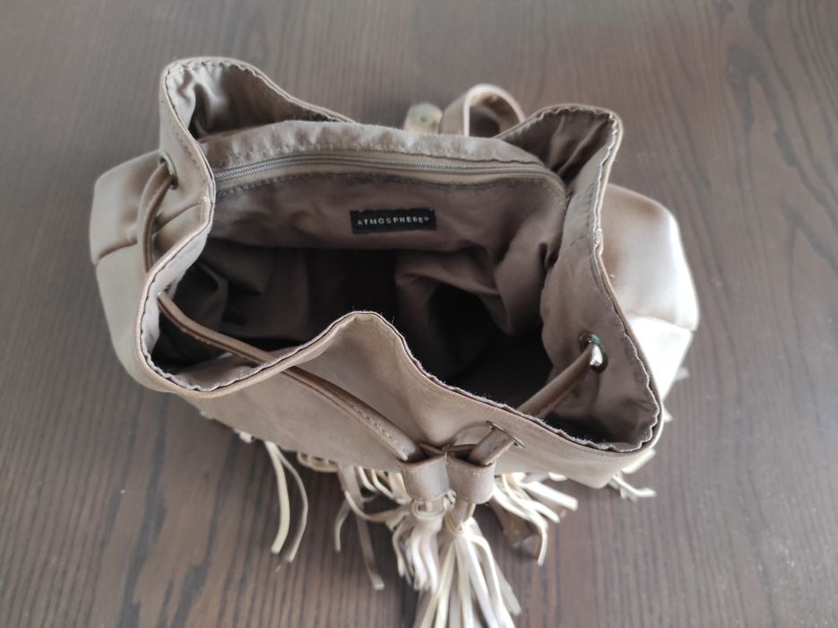 Mochila em pele - bom estado