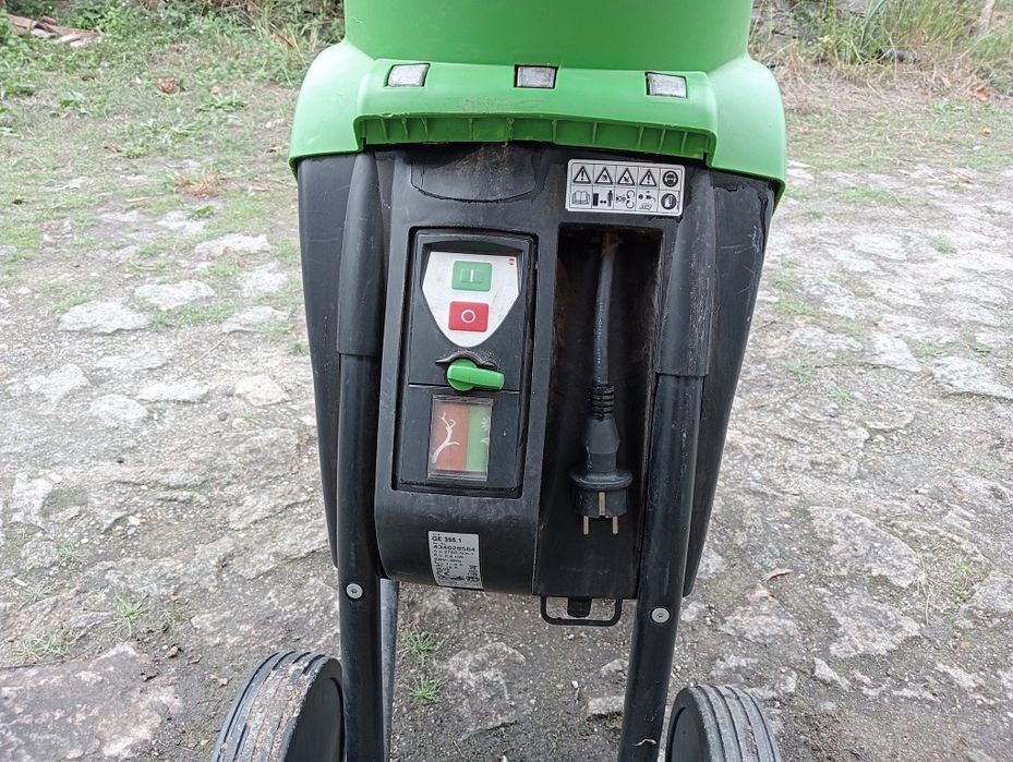 Triturador para compostagem.