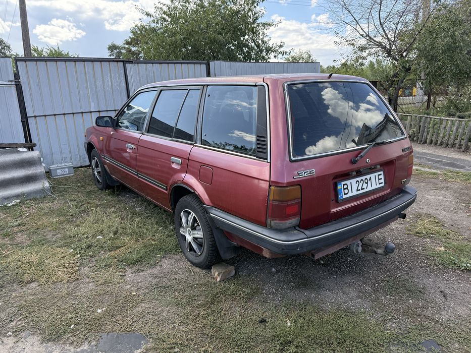 Автомобіль Mazda 323 1987