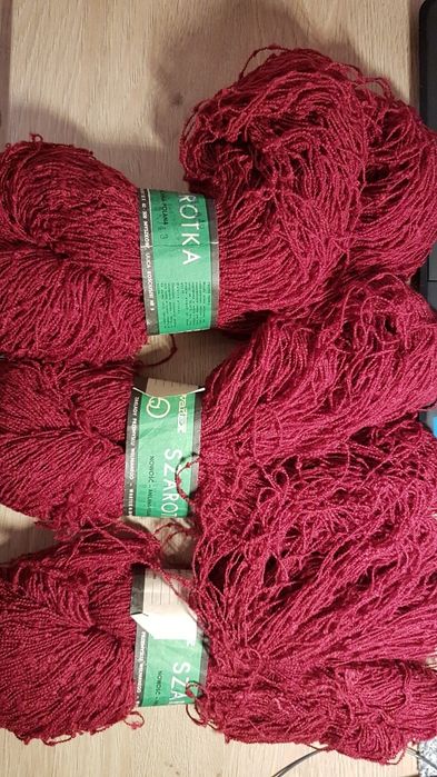 Włóczka wełna bukle