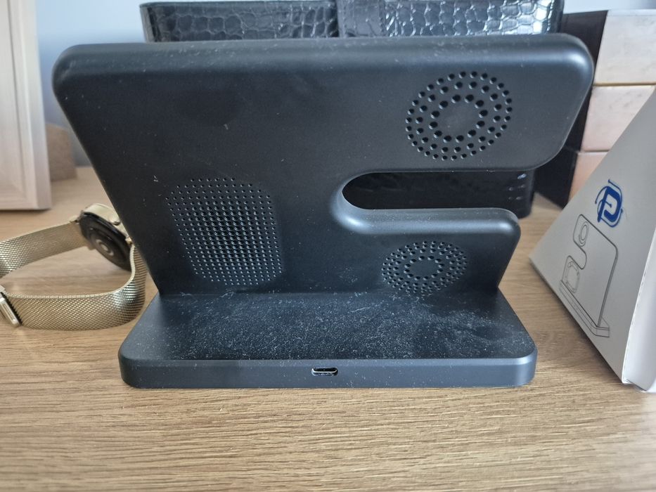 Ładowarka 3 w 1 telefon, słuchawki, zegarek