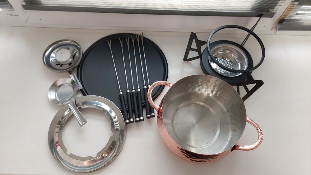 Набір для фондю KitchenCraft Artesà розрахований на 6 осіб