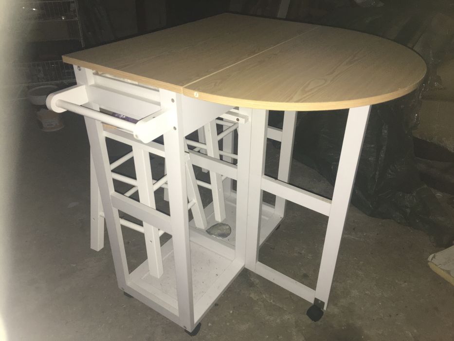 Extendable Table with Four Benches64750930153730121