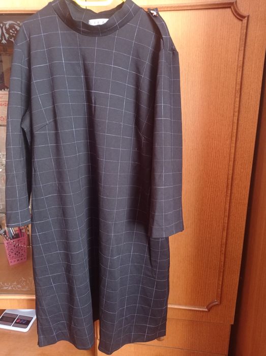 Сукня, оригінального крою