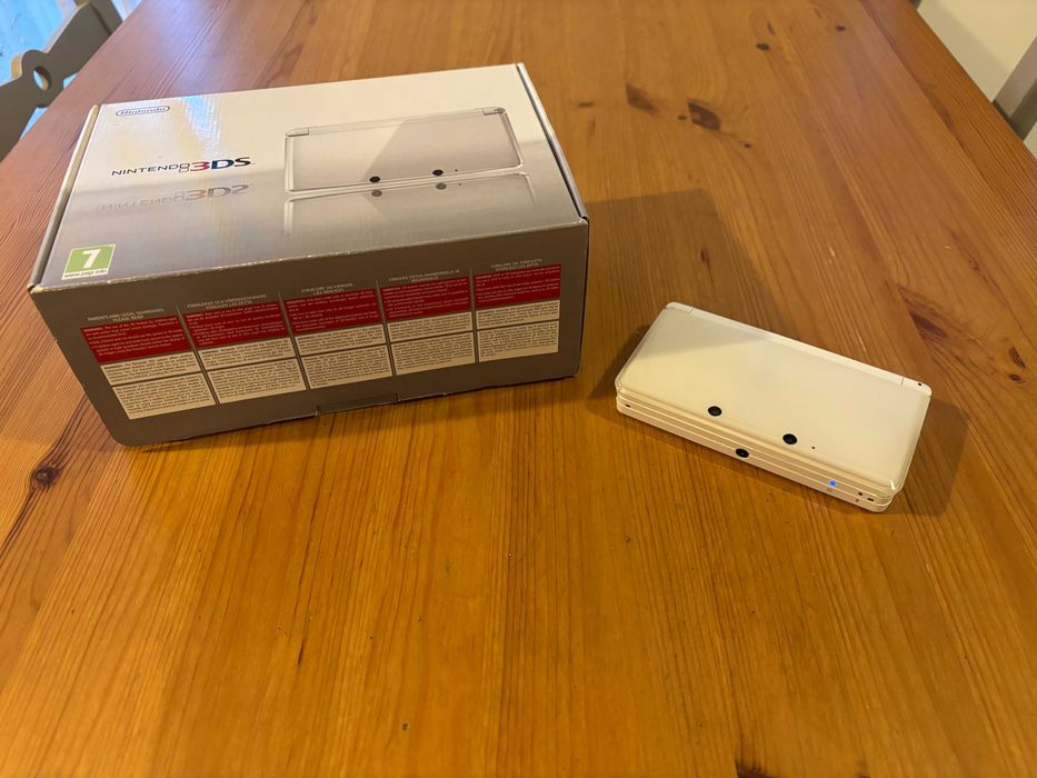 Nintendo 3DS White (EU/PAL) – KOMPLET, pudełko, papiery