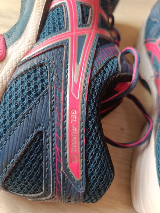 Asics buty do biegania 39