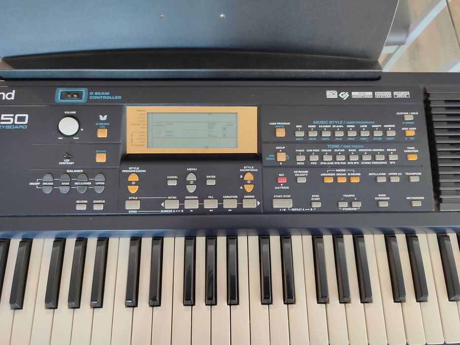 Teclado Roland EM-50