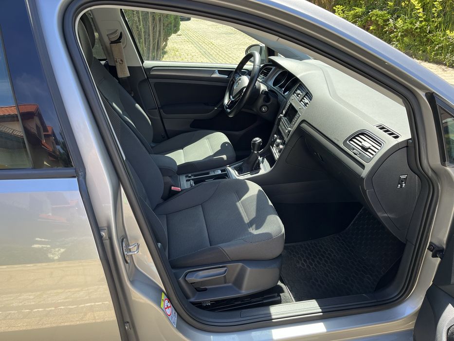 Spezdam samochód VW Golf VII