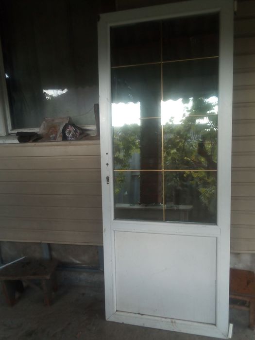 Пластиковые двери