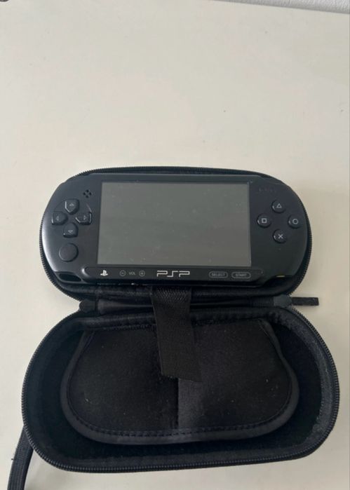 psp street 3000 + câmera  + jogos  + carregador + cartão de memória