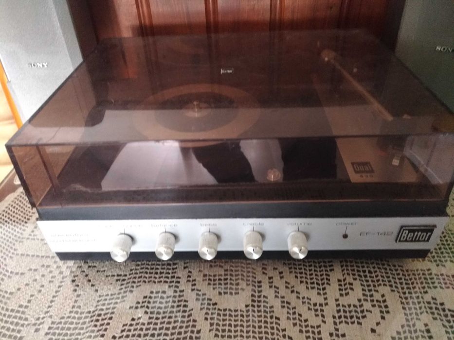 Giradiscos Amplificado BETTOR EF 142 com prato DUAL 430