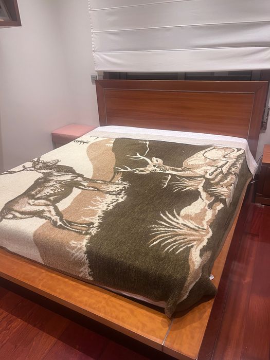 Cama King Size em madeira de cerejeira
