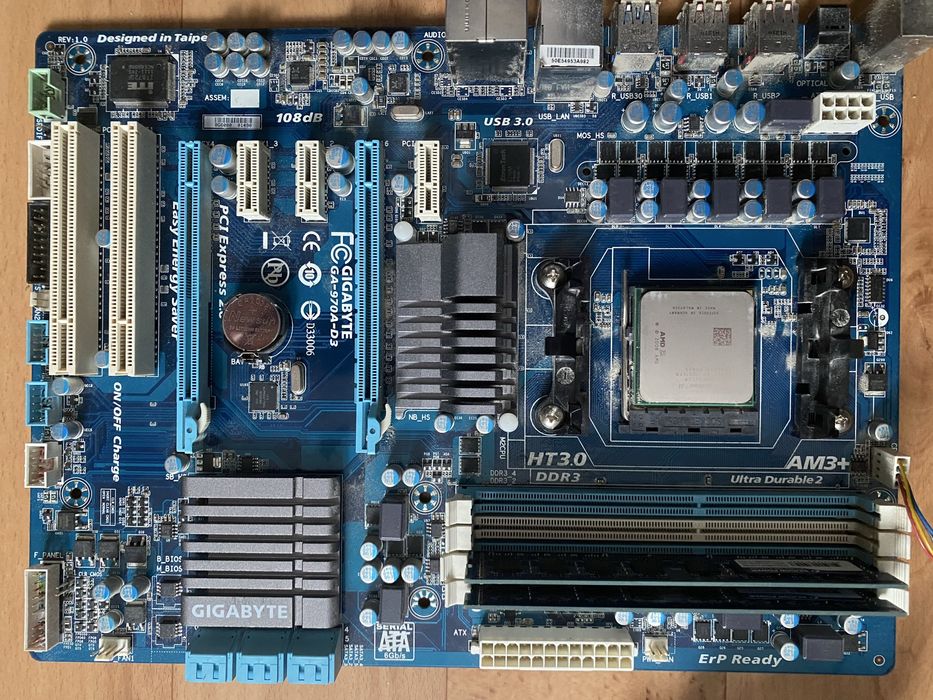 Материнська плата Gigabyte GA-970A-D3+ прцесор+оперативна память