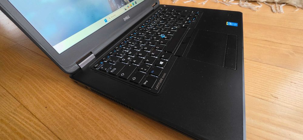 DELL 15,6 IPS/FullHD/12GB/256ssD/Win11/HDMI/WiFi/Bluetooth/Bat3godz