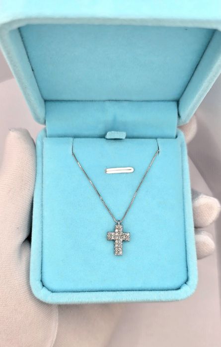 Подвеска с цепочкой и бриллиантами