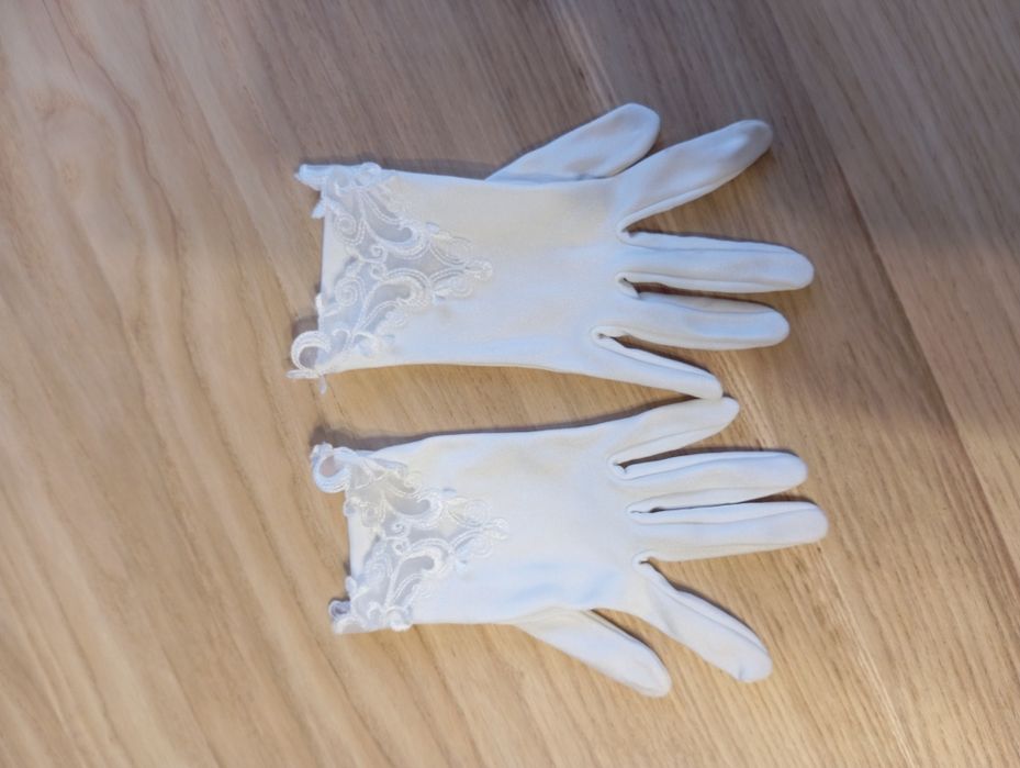 Rękawiczki pierwszokomunijne
