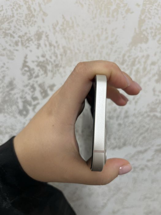 Продам iPhone 13 256 GB White