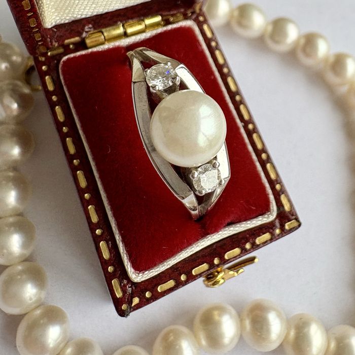 Retro pierścionek złoto białe 14k perła diamenty 0.14 ct  R18