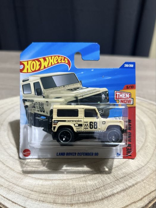 Miniatura Hot Wheels Land Rover Defender 90