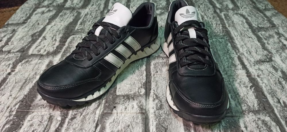 Кастомні adidas Зроблено в майстерні, Матеріал - шкіра