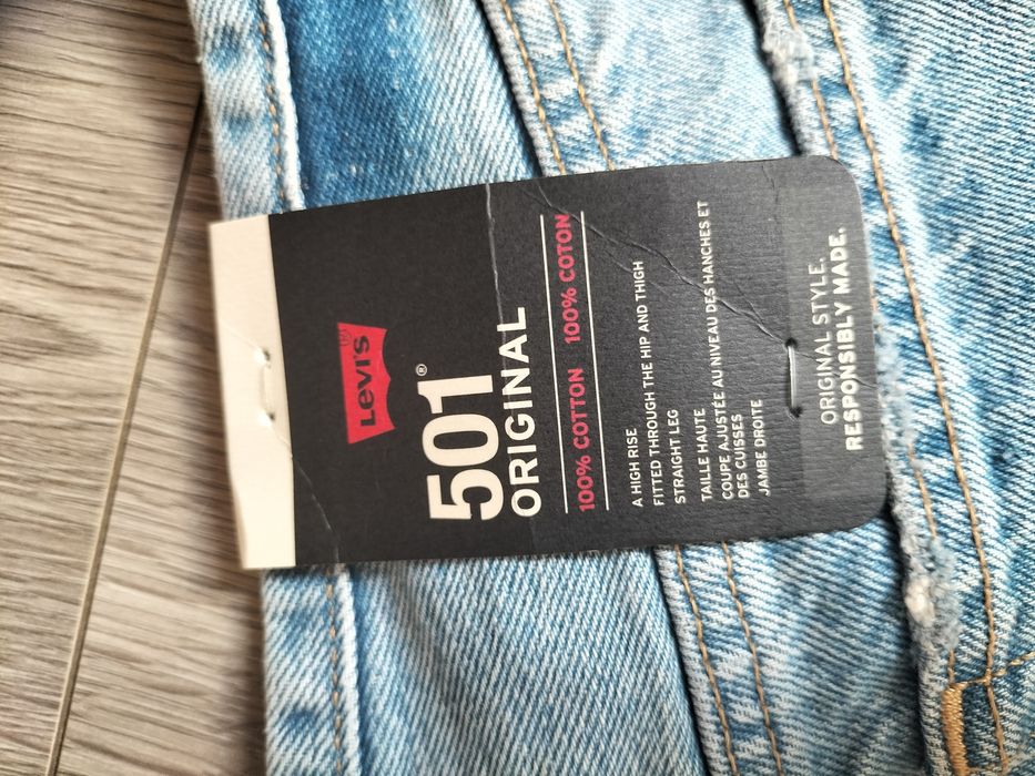 Wyprzedaż!!Levi's Spodnie damskie jeansowe, z dziurami, Nowe, r. 31x32