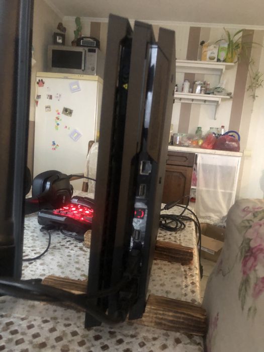 Продается Ps4 pro в отличном состоянии